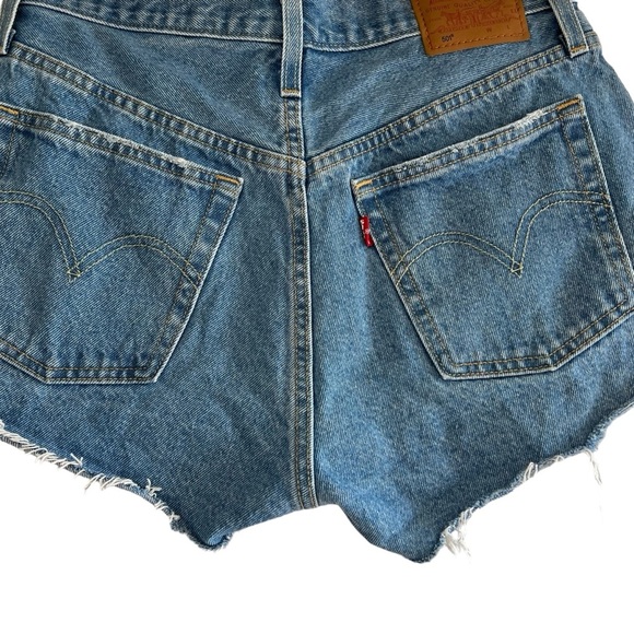 Levi’s 501 cut off jean shorts in classic blue denim size 27 excellent condition - Picture 8 of 12